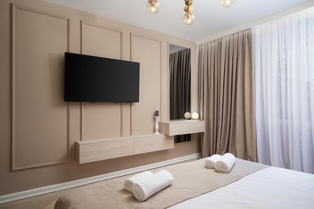 Via Flavia Luxury Accommodation With Free Private Parking Pula Exterior photo