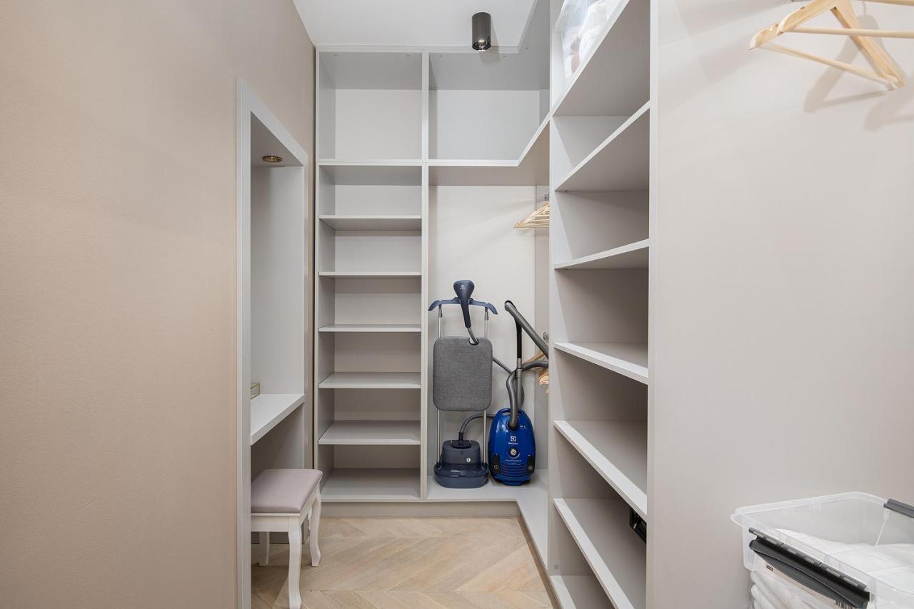 Via Flavia Luxury Accommodation With Free Private Parking Pula Exterior photo